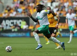 清晨阿贾克斯调整名单以备欧篮联，伤情更新环节打磨，质疑声仍在，医务组通报恢复